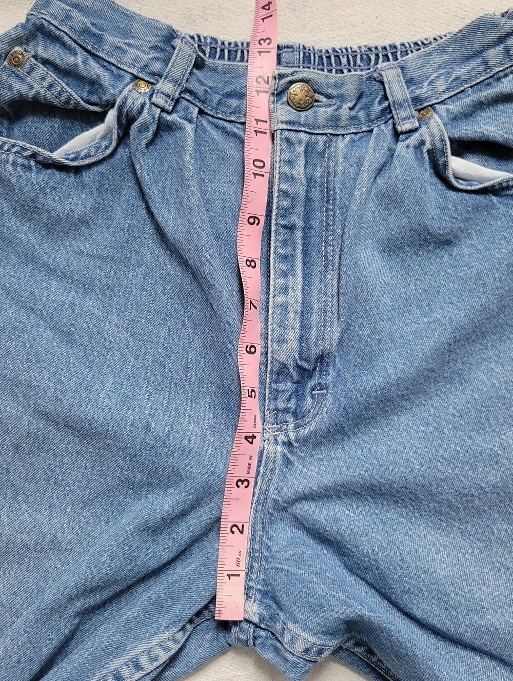 Vintage OshKosh B'gosh Pleated Lightwash Tapered Jeans Size S/M - Picture 7 of 10